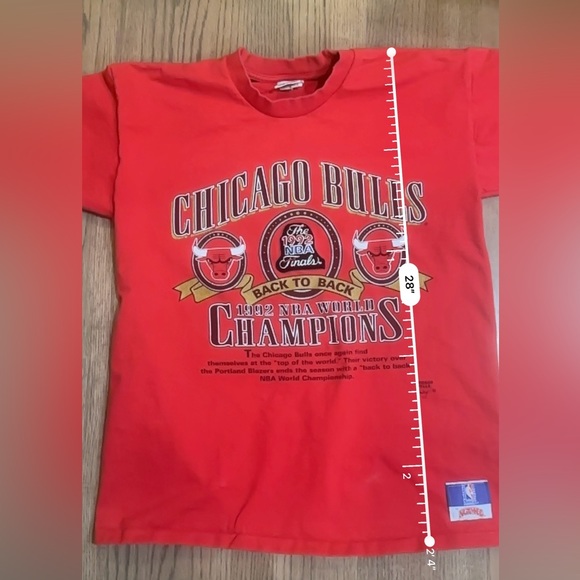 Vintage Chicago Bulls 1992 NBA Finals Back to Back World Champions T-Shirt - Picture 3 of 10